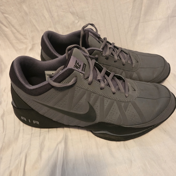 Nike Men´s Gray Athletic Shoes